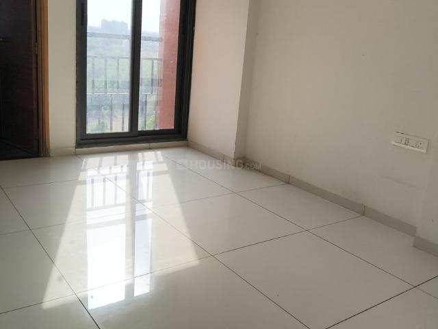3 BHK Apartment in Vaishno Devi Circle for rent Ahmedabad. The reference number is 19948510