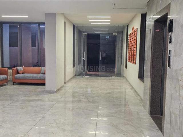 3 BHK Apartment in Vaishno Devi Circle for rent Ahmedabad. The reference number is 19956488