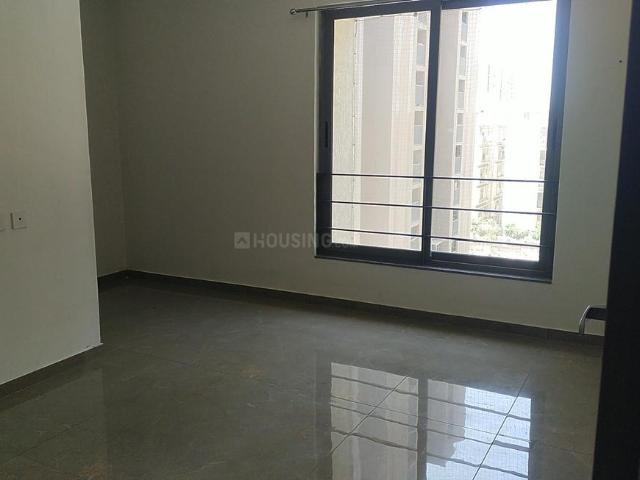 3 BHK Apartment in Vaishno Devi Circle for rent Ahmedabad. The reference number is 19964169