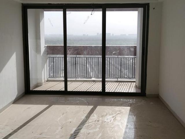3 BHK Apartment in Vaishno Devi Circle for rent Ahmedabad. The reference number is 19074905