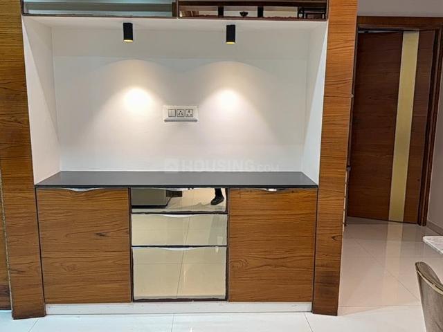 3 BHK Apartment in Vaishno Devi Circle for rent Ahmedabad. The reference number is 19084928