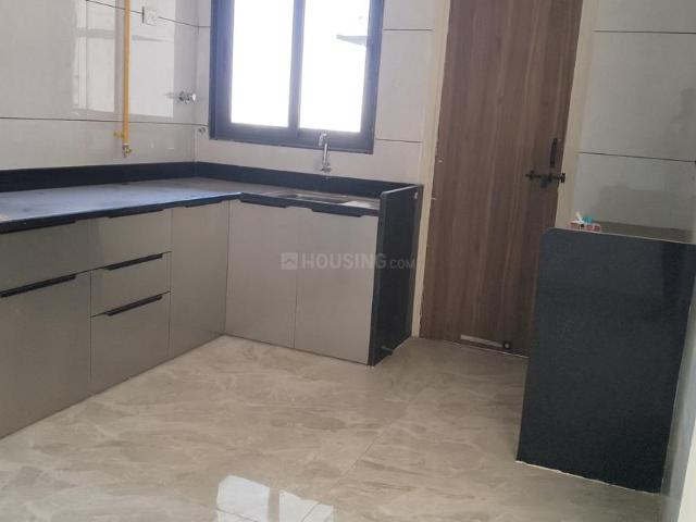 3 BHK Apartment in Vaishno Devi Circle for rent Ahmedabad. The reference number is 19100253