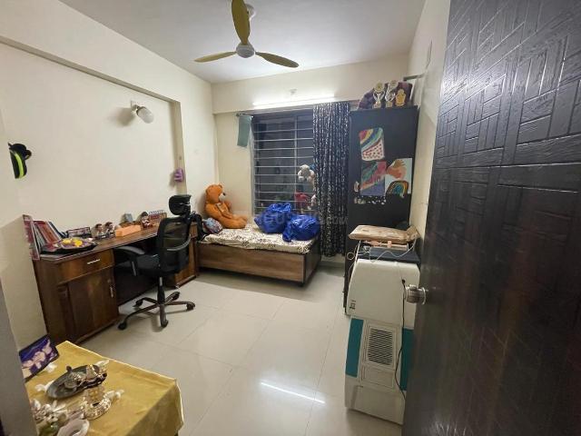 3 BHK Apartment in Vaishno Devi Circle for rent Ahmedabad. The reference number is 19325734