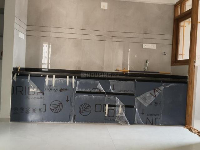 3 BHK Apartment in Vaishno Devi Circle for rent Ahmedabad. The reference number is 19336426