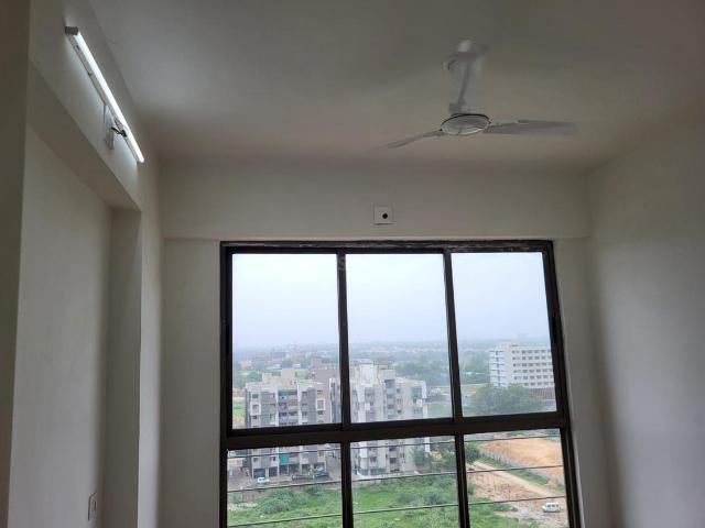 3 BHK Apartment in Vaishno Devi Circle for rent Ahmedabad. The reference number is 19392515