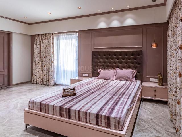 3 BHK Apartment in Vaishno Devi Circle for rent Ahmedabad. The reference number is 20400544