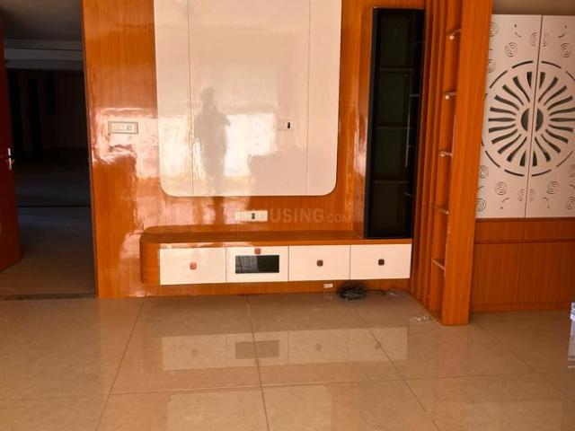 3 BHK Apartment in Vaishno Devi Circle for rent Ahmedabad. The reference number is 20410183