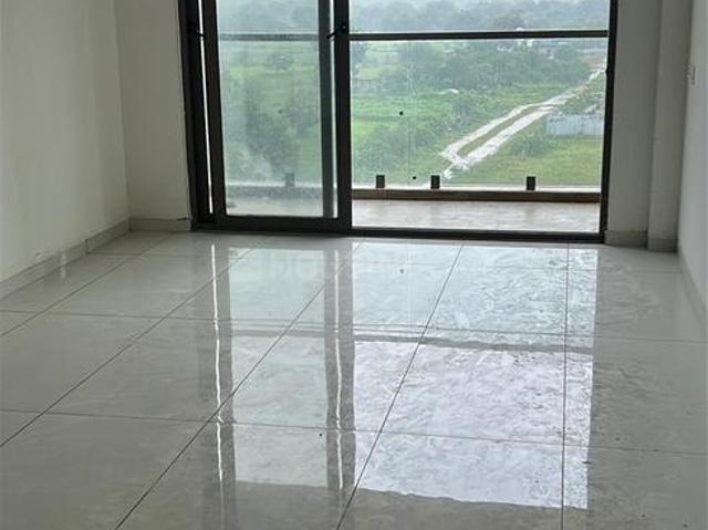 3 BHK Apartment in Vaishno Devi Circle for rent Ahmedabad. The reference number is 20469710