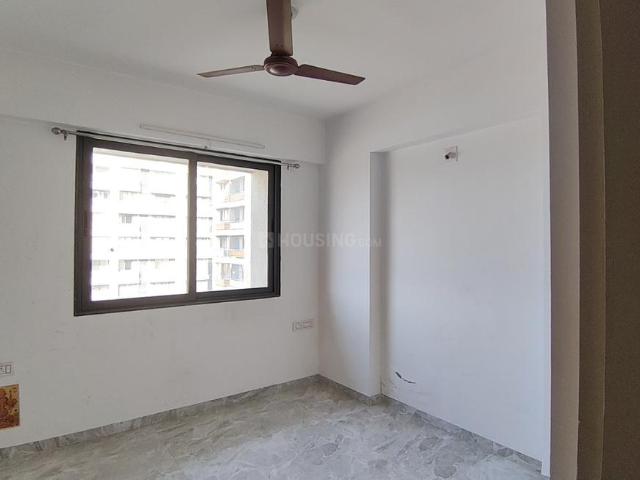 3 BHK Apartment in Vaishno Devi Circle for rent Ahmedabad. The reference number is 20477296
