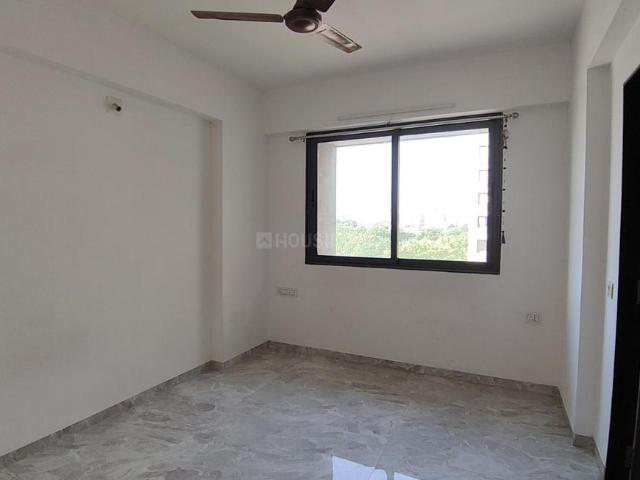 3 BHK Apartment in Vaishno Devi Circle for rent Ahmedabad. The reference number is 20477330