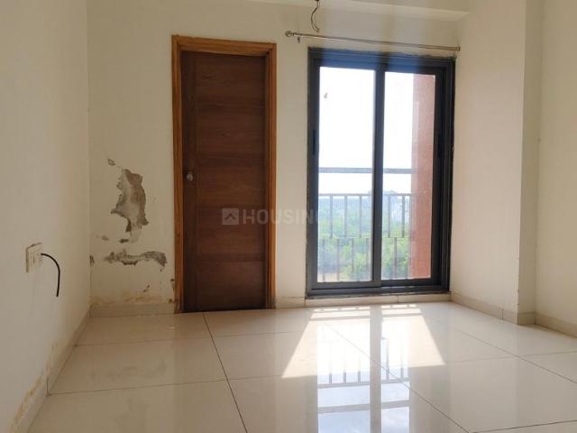 3 BHK Apartment in Vaishno Devi Circle for rent Ahmedabad. The reference number is 20508845