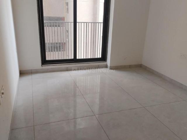 3 BHK Apartment in Vaishno Devi Circle for rent Ahmedabad. The reference number is 20509497