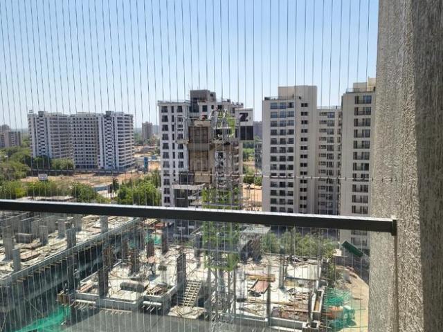 3 BHK Apartment in Vaishno Devi Circle for rent Ahmedabad. The reference number is 20525437