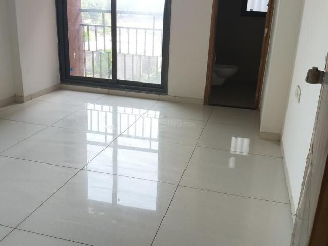 3 BHK Apartment in Vaishno Devi Circle for rent Ahmedabad. The reference number is 20537463