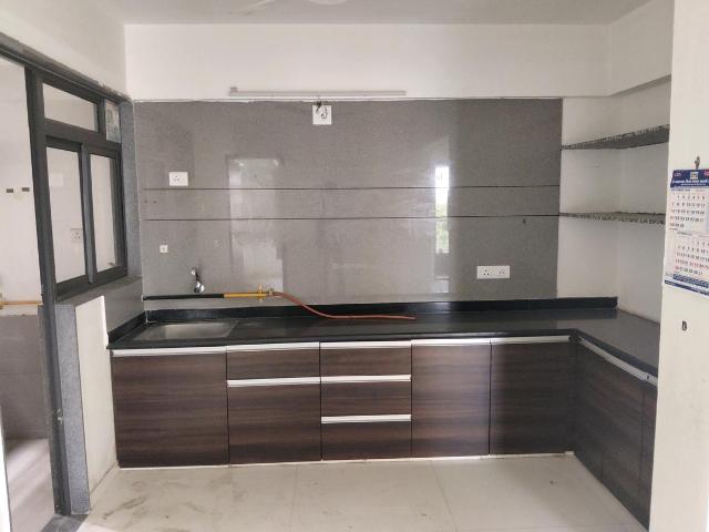 3 BHK Apartment in Vaishno Devi Circle for rent Ahmedabad. The reference number is 20542412