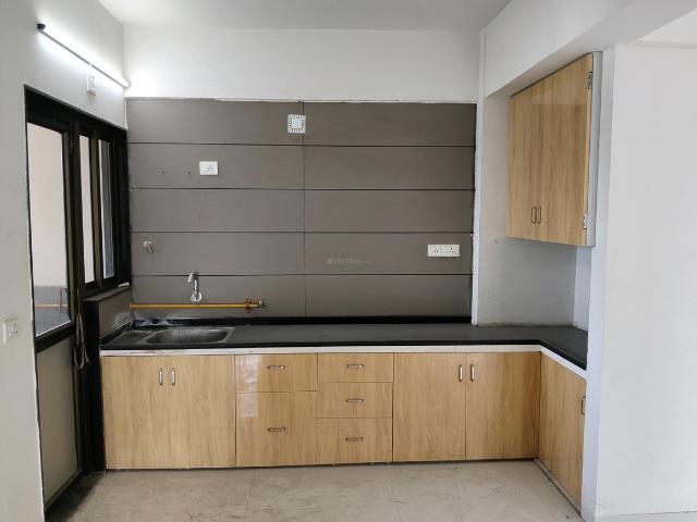 3 BHK Apartment in Vaishno Devi Circle for rent Ahmedabad. The reference number is 20542375