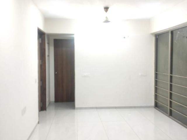 3 BHK Apartment in Vaishno Devi Circle for rent Ahmedabad. The reference number is 20571110