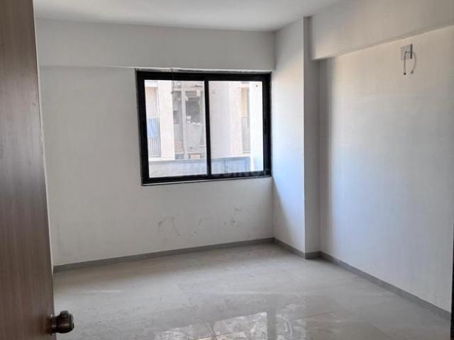 3 BHK Apartment in Vaishno Devi Circle for rent Ahmedabad. The reference number is 20604840