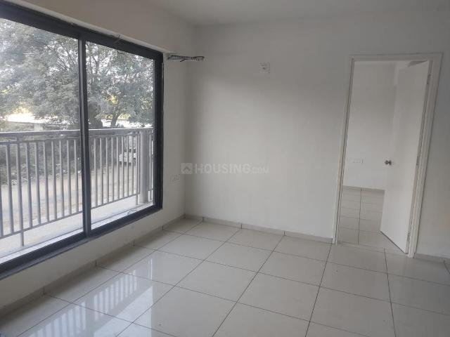 3 BHK Apartment in Vaishno Devi Circle for rent Ahmedabad. The reference number is 20617576