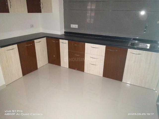 3 BHK Apartment in Vaishno Devi Circle for rent Ahmedabad. The reference number is 20618866