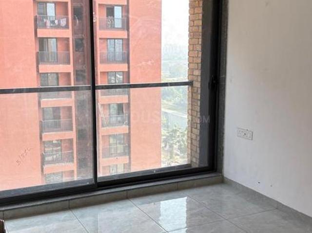 3 BHK Apartment in Vaishno Devi Circle for rent Ahmedabad. The reference number is 20631712