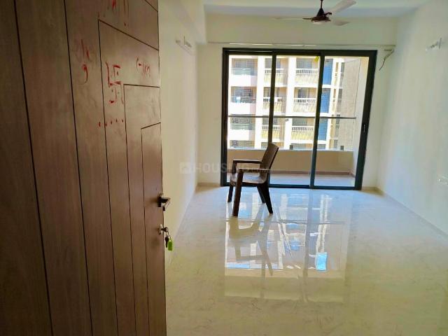 3 BHK Apartment in Vaishno Devi Circle for rent Ahmedabad. The reference number is 20631913