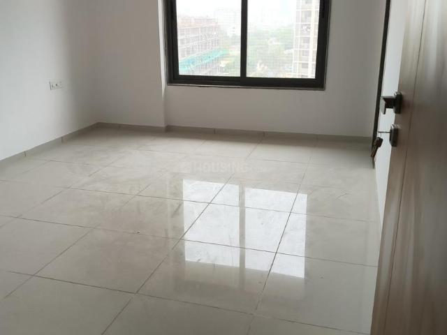 3 BHK Apartment in Vaishno Devi Circle for rent Ahmedabad. The reference number is 20650023