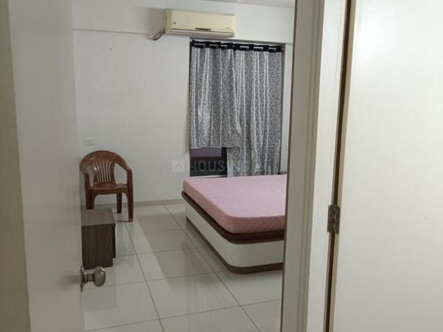 3 BHK Apartment in Vaishno Devi Circle for rent Ahmedabad. The reference number is 20657480