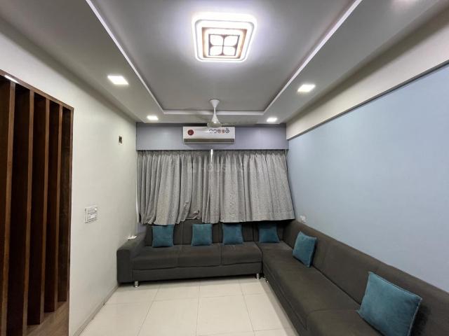 3 BHK Apartment in Vaishno Devi Circle for rent Ahmedabad. The reference number is 20659401