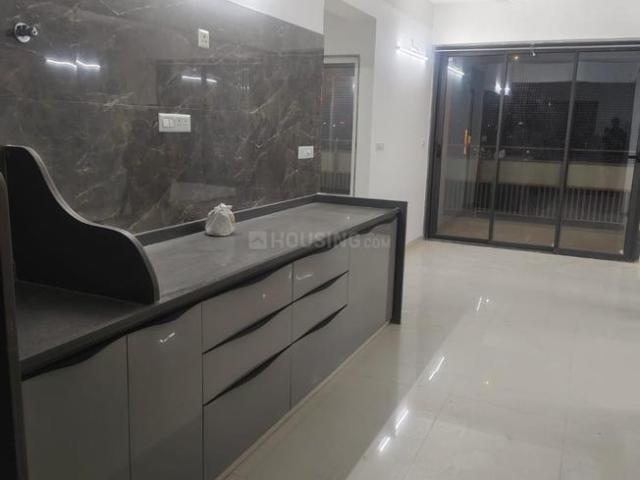 3 BHK Apartment in Vaishno Devi Circle for rent Ahmedabad. The reference number is 20661525