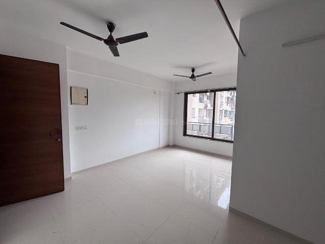 3 BHK Apartment in Vaishno Devi Circle for rent Ahmedabad. The reference number is 20725549