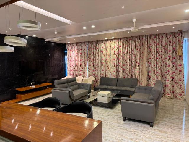 3 BHK Apartment in Vaishno Devi Circle for rent Ahmedabad. The reference number is 20739087