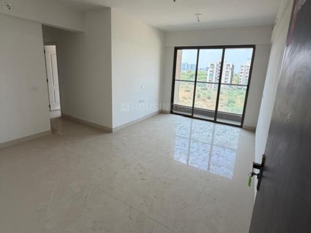 3 BHK Apartment in Vaishno Devi Circle for rent Ahmedabad. The reference number is 20767561