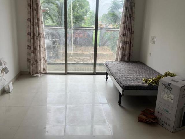 3 BHK Apartment in Vaishno Devi Circle for rent Ahmedabad. The reference number is 20772998