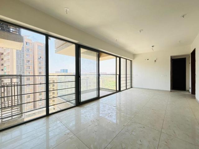 3 BHK Apartment in Vaishno Devi Circle for rent Ahmedabad. The reference number is 20794063