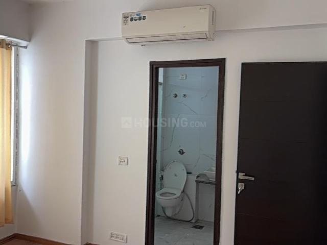 3 BHK Apartment in Vaishno Devi Circle for rent Ahmedabad. The reference number is 20802349