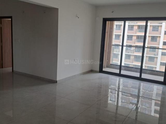3 BHK Apartment in Vaishno Devi Circle for rent Ahmedabad. The reference number is 20824900