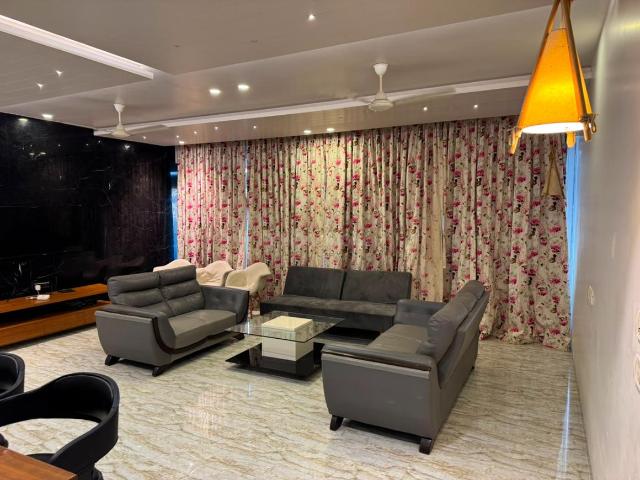 3 BHK Apartment in Vaishno Devi Circle for rent Ahmedabad. The reference number is 20868726