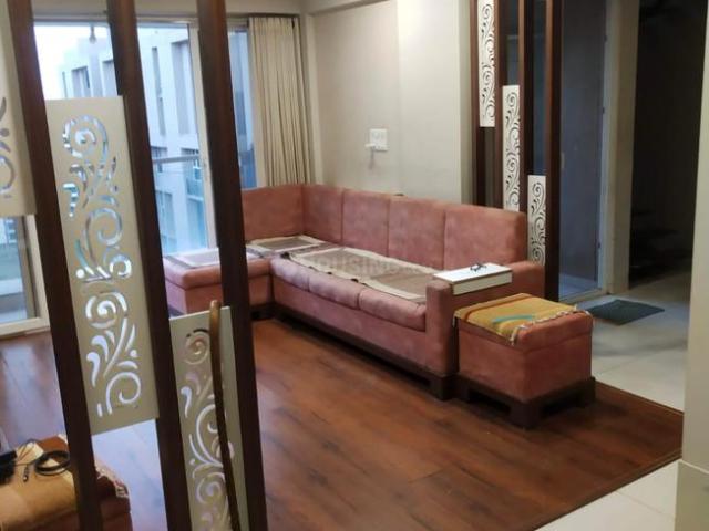 3 BHK Apartment in Vaishno Devi Circle for rent Ahmedabad. The reference number is 20870437