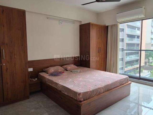 3 BHK Apartment in Vaishno Devi Circle for rent Ahmedabad. The reference number is 20872692