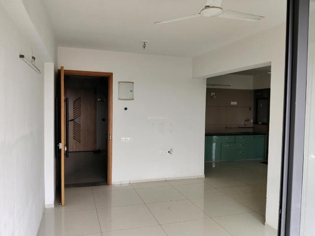 3 BHK Apartment in Vaishno Devi Circle for rent Ahmedabad. The reference number is 20897871