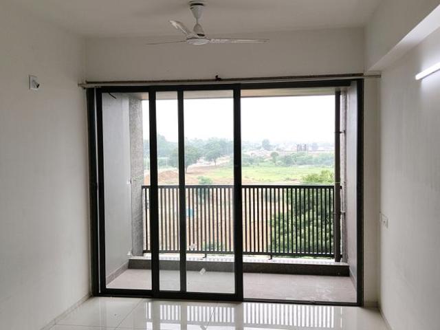 3 BHK Apartment in Vaishno Devi Circle for rent Ahmedabad. The reference number is 20897953