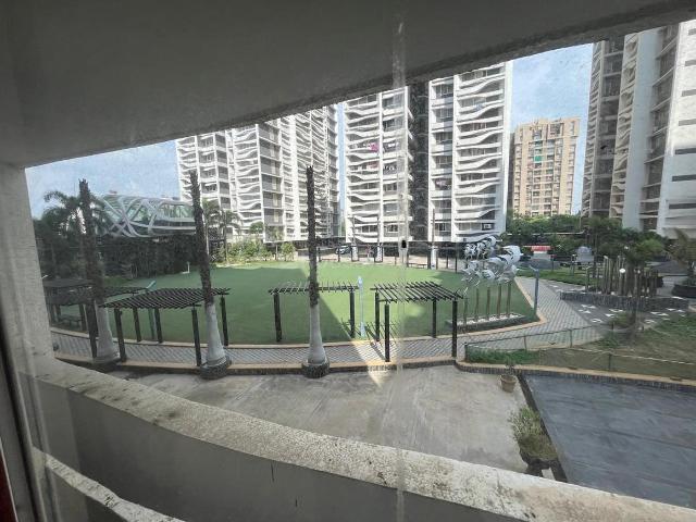 3 BHK Apartment in Vaishno Devi Circle for rent Ahmedabad. The reference number is 20904451
