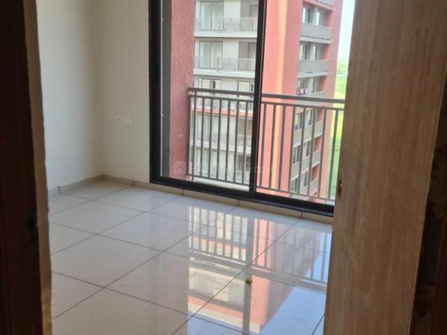 3 BHK Apartment in Vaishno Devi Circle for rent Ahmedabad. The reference number is 20050559