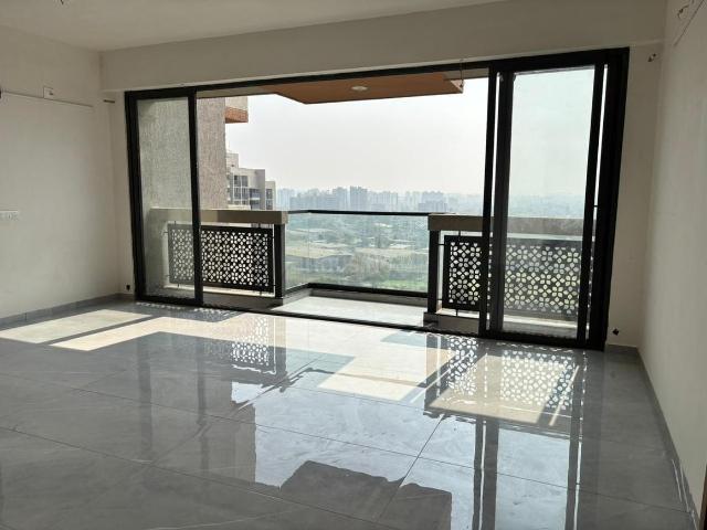 3 BHK Apartment in Vaishno Devi Circle for rent Ahmedabad. The reference number is 20171802