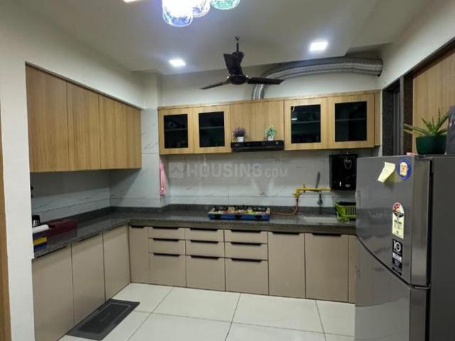 3 BHK Apartment in Vaishno Devi Circle for rent Ahmedabad. The reference number is 20227240