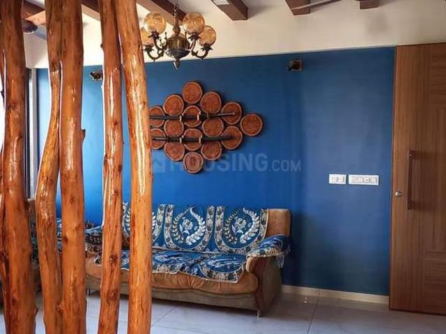 3 BHK Apartment in Vaishno Devi Circle for rent Ahmedabad. The reference number is 20237540