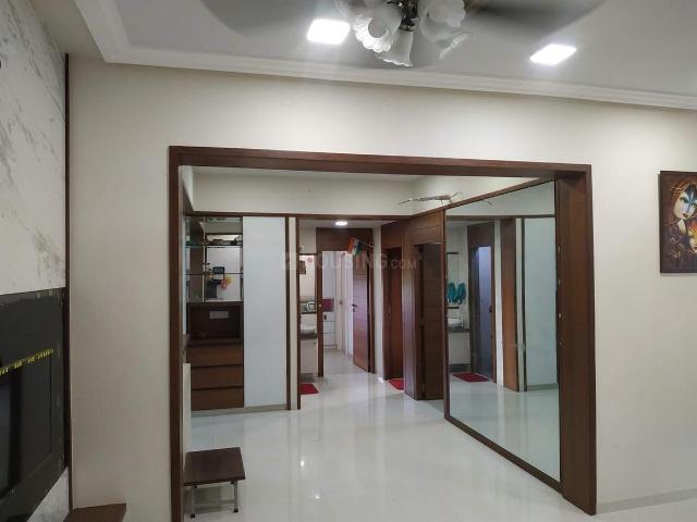 3 BHK Apartment in Vaishno Devi Circle for rent Ahmedabad. The reference number is 20284733