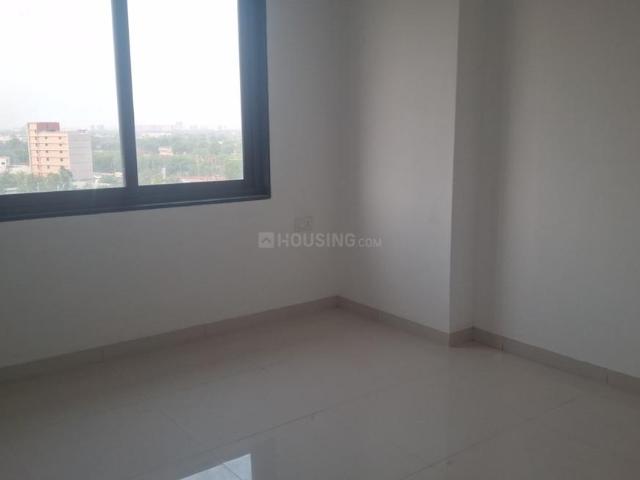 3 BHK Apartment in Vaishno Devi Circle for rent Ahmedabad. The reference number is 20333458