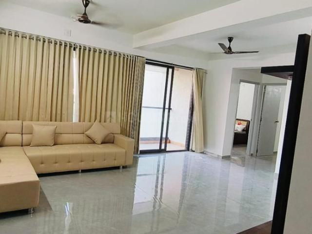 3 BHK Apartment in Vaishno Devi Circle for rent Ahmedabad. The reference number is 20335722